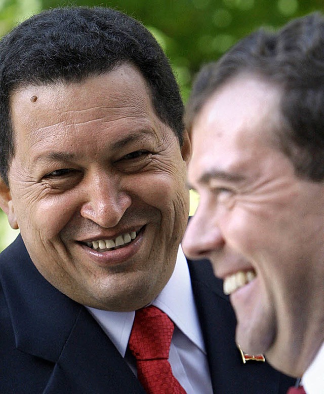 Kooperieren gut: Hugo Chvez und und Russlands Prsident Dimitri Medwedew  | Foto: DPA
