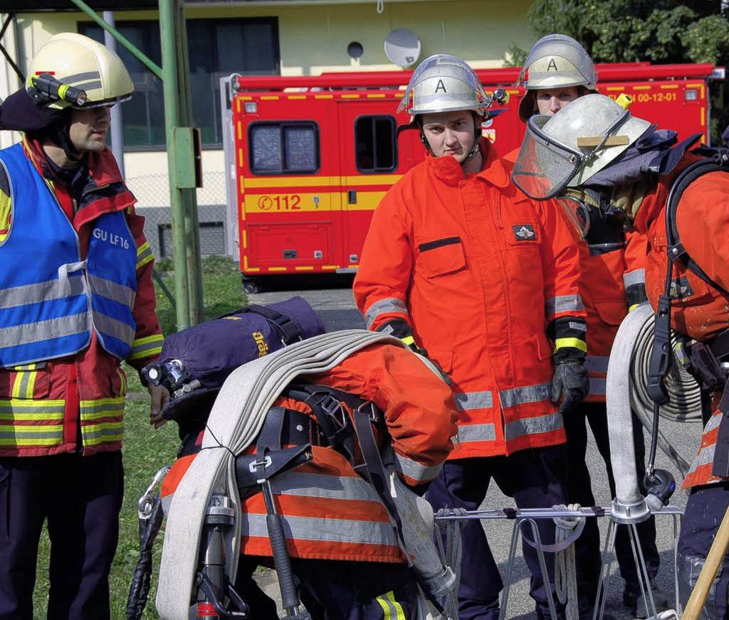 18 Neue Truppführer Der Feuerwehr - Gundelfingen - Badische Zeitung