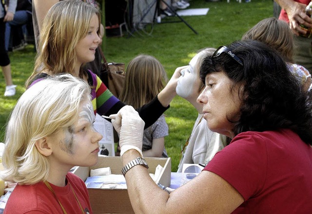 Fr die Kinder war auch Schminken angesagt.   | Foto: Wolfgang Knstle