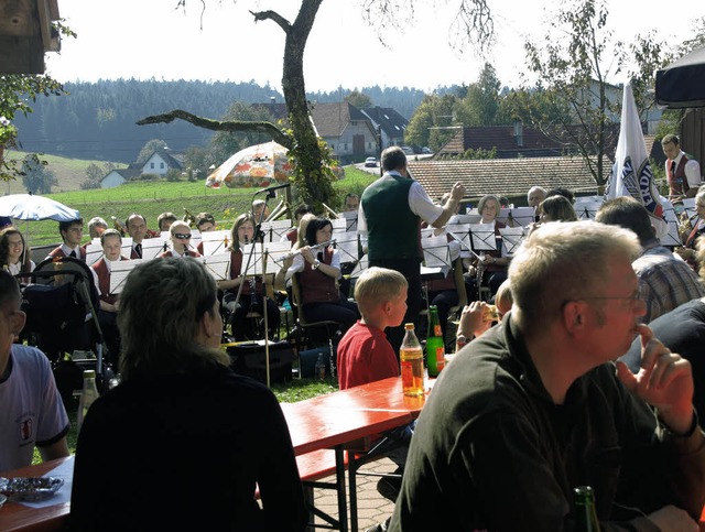 Genuss pur war das Ortsteilkonzert des...erwetter und ausgezeichneter Bewirtung  | Foto: Karin Stckl-Steinebrunner