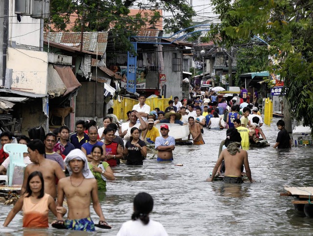 Zehntausende Philippinos verloren Hab und Gut.  | Foto: DPA