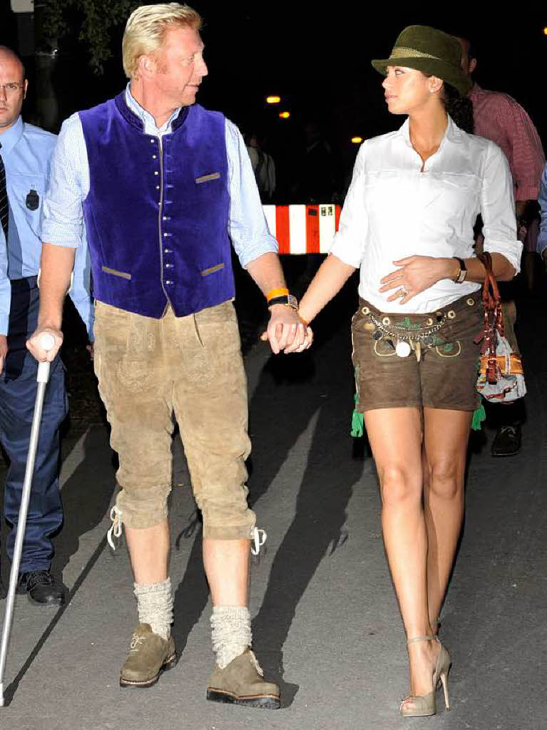 Boris Becker und seine Frau Lilly kamen in Lederhosen.