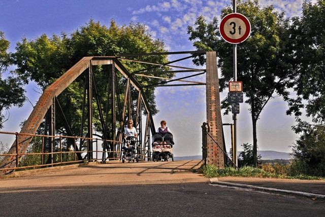 Die Stahlbrcke: Fr viele Donaueschin...fr &#8222;eiserne&#8220; Sparzwnge.   | Foto: KUNZ