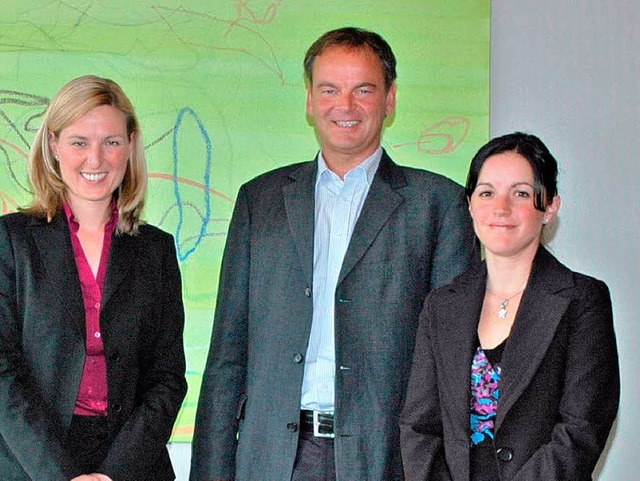 Landrat Scherer, Margit Langer (links) und Sandra Bequier  | Foto: amt