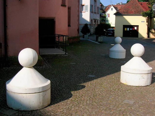 Achtung, Einsturzgefahr! Weil Schwerla...eiteneingang der evangelischen Kirche.  | Foto: Sylvia-Karina Jahn