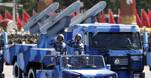 Muskelspiel: Chinas Armee zeigt, was sie hat.  | Foto: dpa