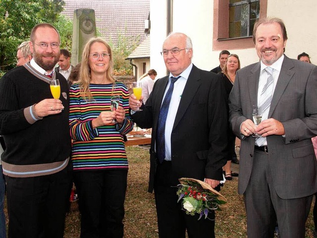 Das Pfarrer-Ehepaar  Axel  und  Renate... fnf weitere Jahre Zusammenarbeit an.  | Foto: Edelgard Kublank