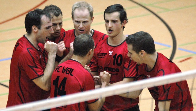 Beschwrungsritual auf dem Volleyballf...c kmpften, jedoch am Ende erfolglos.   | Foto: kaufhold