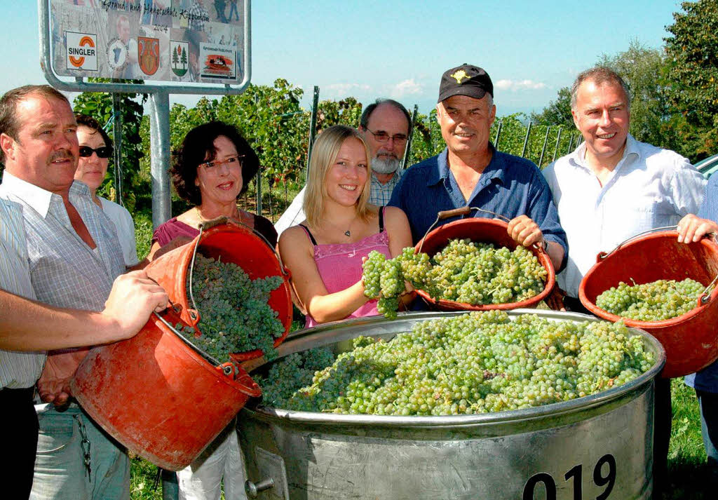2006: Erste Weinlese mit der neuen Weinknigin Isabell Kindle