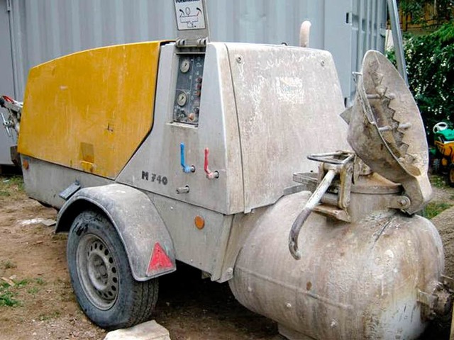 So sieht sie aus, die Betonpumpe, die ...am Wochenende in Gundelfingen stahlen.  | Foto: polizei