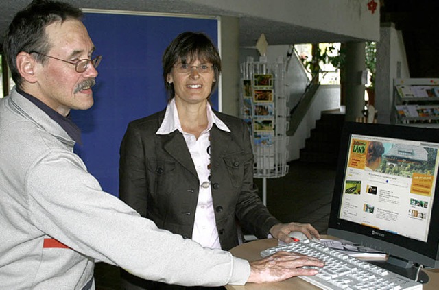 Anette Schwarz und Siegfried Grammel p...page im &#8222;Rothauser Land&#8220;.   | Foto: Denz