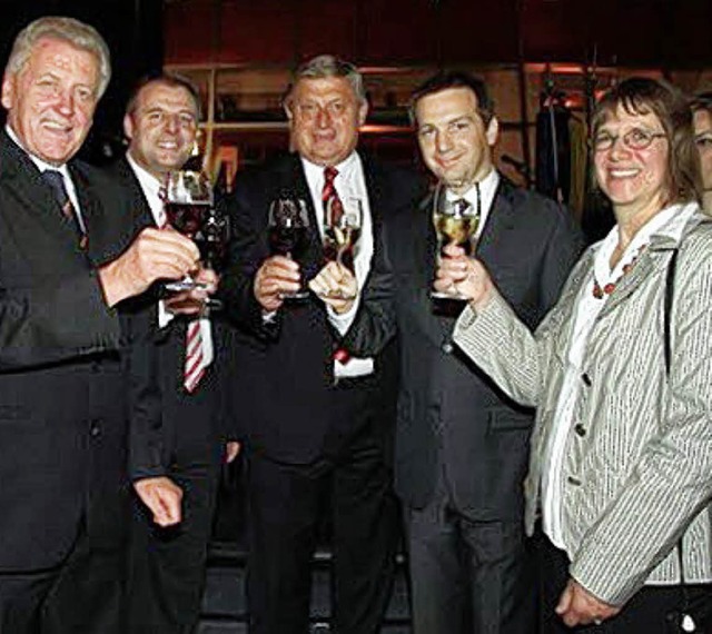In Budapest (von rechts):  Botschafter...ther und Wirtschaftsminister  Pfister   | Foto: Privat