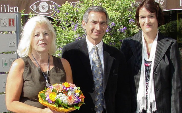 Ursula Maurer mit  Thomas Lang von der...ula Bischler (von links nach rechts).   | Foto: Susanne Ramm-Weber