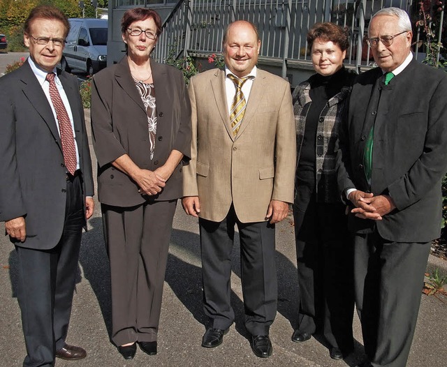 Gerhard Kleyling (links) ehrte Sonja J... schlossen sich den Glckwnschen an.   | Foto: hans-jochen voigt