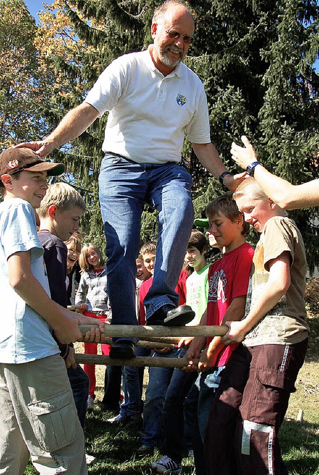 Abenteuerspiele gehren zum Projekt. R...hard Albiez traute sich, mitzumachen.   | Foto: Blum