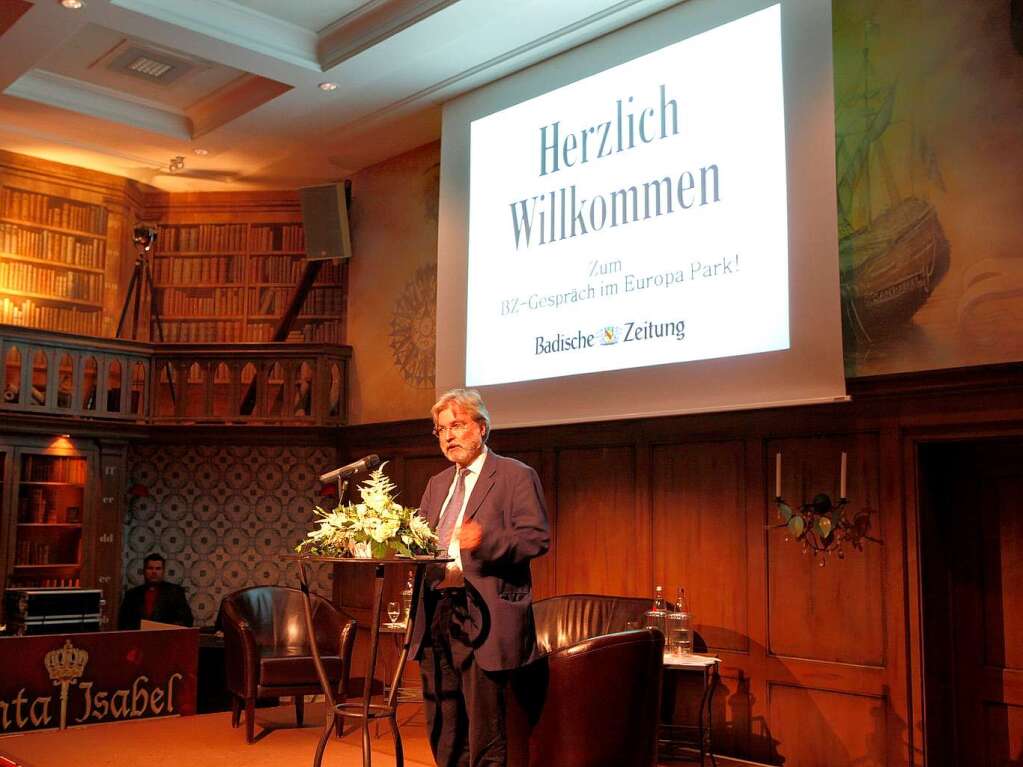 BZ-Chefredakteur Thomas Hauser bei der Begrung der Gste