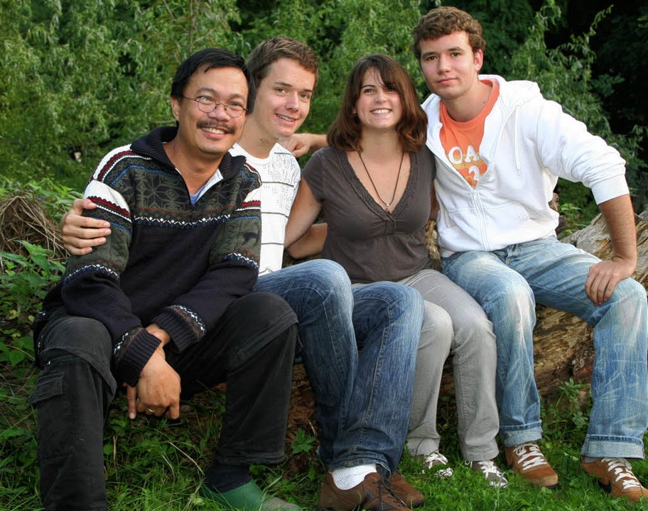 Tobias Seidler (Zweiter von  links), N...y Paraiso bleibende Erinnerungen mit.   | Foto: Cremer