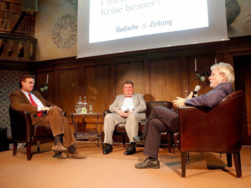 Roland Mack, Christian Hodeige und BZ-Chefredakteur Thomas Hauser im Gespräch.  | Foto: Christoph Breithaupt