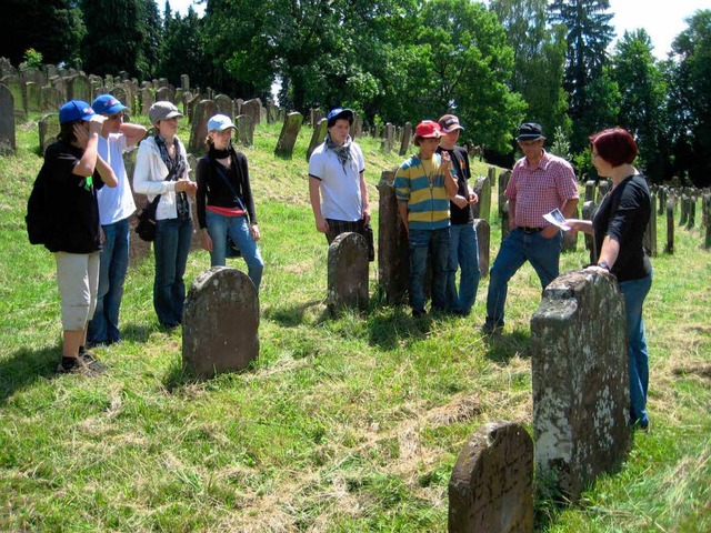 Die  Friesenheimer auf dem Jdischen   Friedhof in Kippenheim  | Foto: Privat