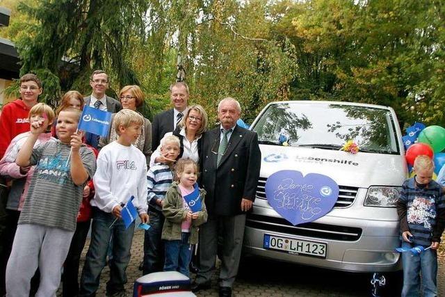 Neuer Bus fr Behinderte in Lahr