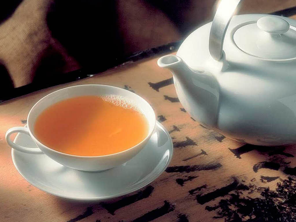 Tipp 4: Tee trinken. Bei einer dampfenden Tasse Tee lsst sich das Schmuddelwetter drauen gut vergessen. Jetzt ist der perfekte Zeitpunkt, um ein paar neue Sorten auszuprobieren.