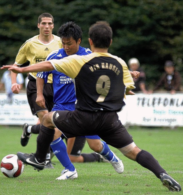 Bei der 0:3-Niederlage des SV Weil vor...r Grtsche Suat Simseks auszuweichen.   | Foto: Peter Gerigk