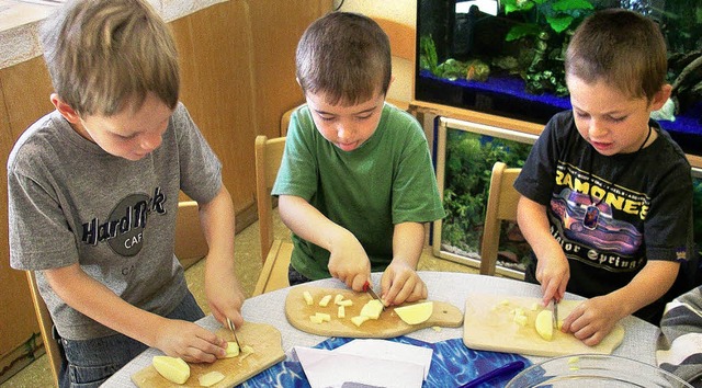 Die Kindergartenkinder haben Kartoffel...m Ende in Form einer Suppe verspeist.   | Foto: privat