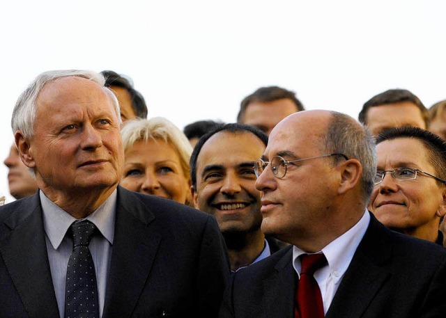 Oskar Lafontaine (links) und Gregor Gy...aeude der Fraktionsklausur der Partei.  | Foto: ddp
