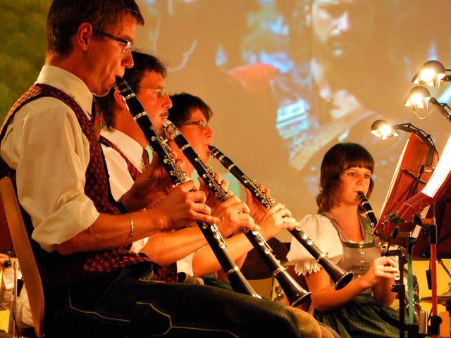 Musikerinnen und Musiker aus Prgg in sterreich musizierten in Niederrimsingen.  | Foto: Benjamin Bohn