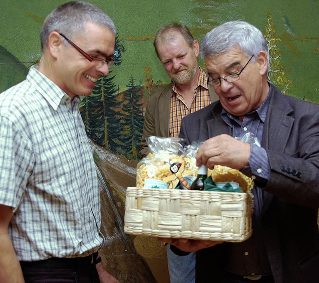 Einen Korb   fr  Schmid: Manfred Diet...en  aus  dem Amt  geschieden   ist.     | Foto: Karin  Maier