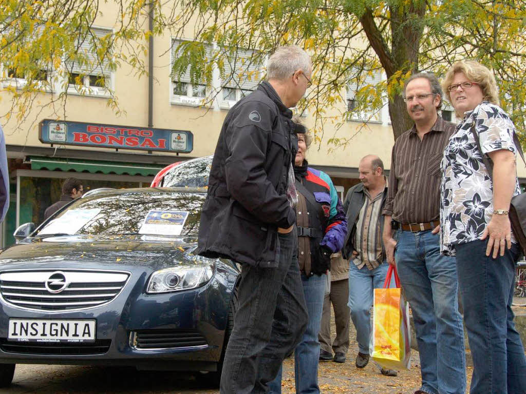 Das Auto macht mobil. Beim Bummel durch die Stadt wurden am Wochenende die aktuellen Modelle angeschaut.