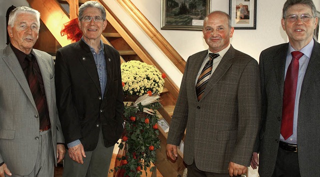 Freuen sich ber das gelungene Werk: J...zende des  Frdervereins, Klaus Kurz.   | Foto: Dieter Fleig