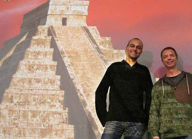 Markus Friedrich (links) und Heiko Bey...Vortrages: der Pyramide des Kukulcn    | Foto: reinhard cremer