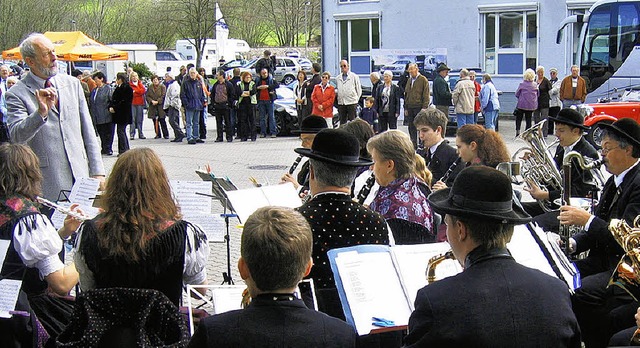 Auf dem Busbetriebshof Sutter spielt am Sonntag in Mnstertal die Musik.   | Foto: Manfred Lange