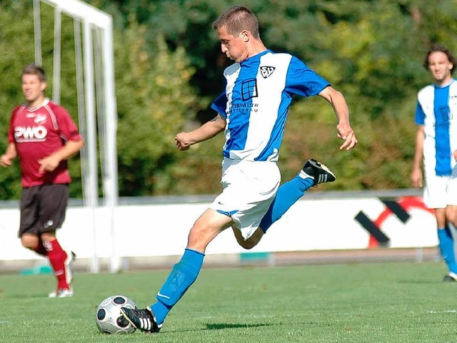 Den Ball erobern und das eigene Spiel ...ie wichtigsten Aufgaben Stefan Dedes.   | Foto: Peter Gerigk