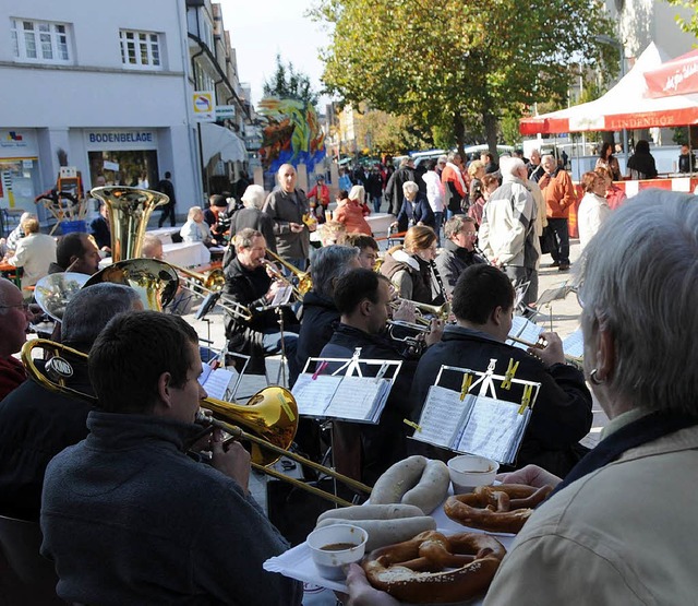 Blasmusik, Brezel und Weiwurst: Alles...Jahr auf dem Karlsplatz wiederfinden.   | Foto: IG Karlsplatz