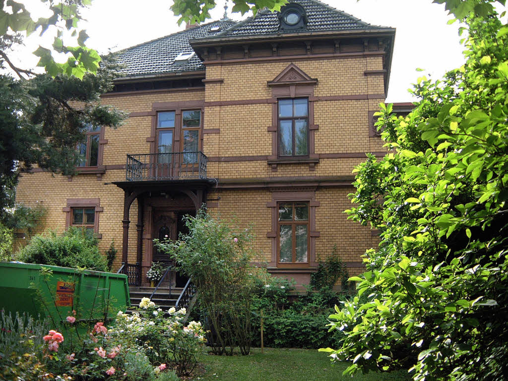 Wieder Leben in der Villa 