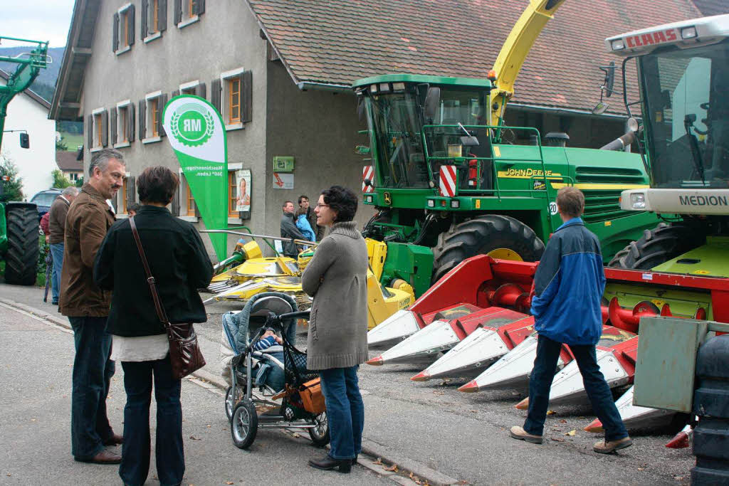 Das Lohnunternehmen Bernhard Wernet stellte seinen Maschinen aus.