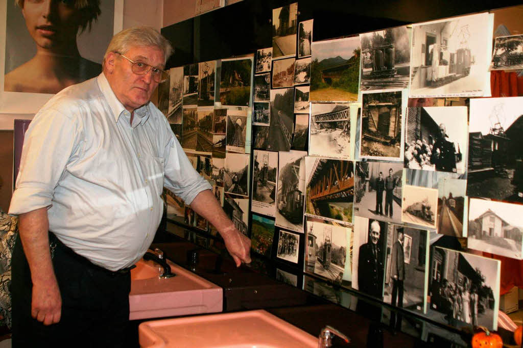 Beim Friseur- und Modelleisenbahngeschft Manfred Mner gab es eine aufschlussreiche Fotowand mit vielen historischen Motiven.