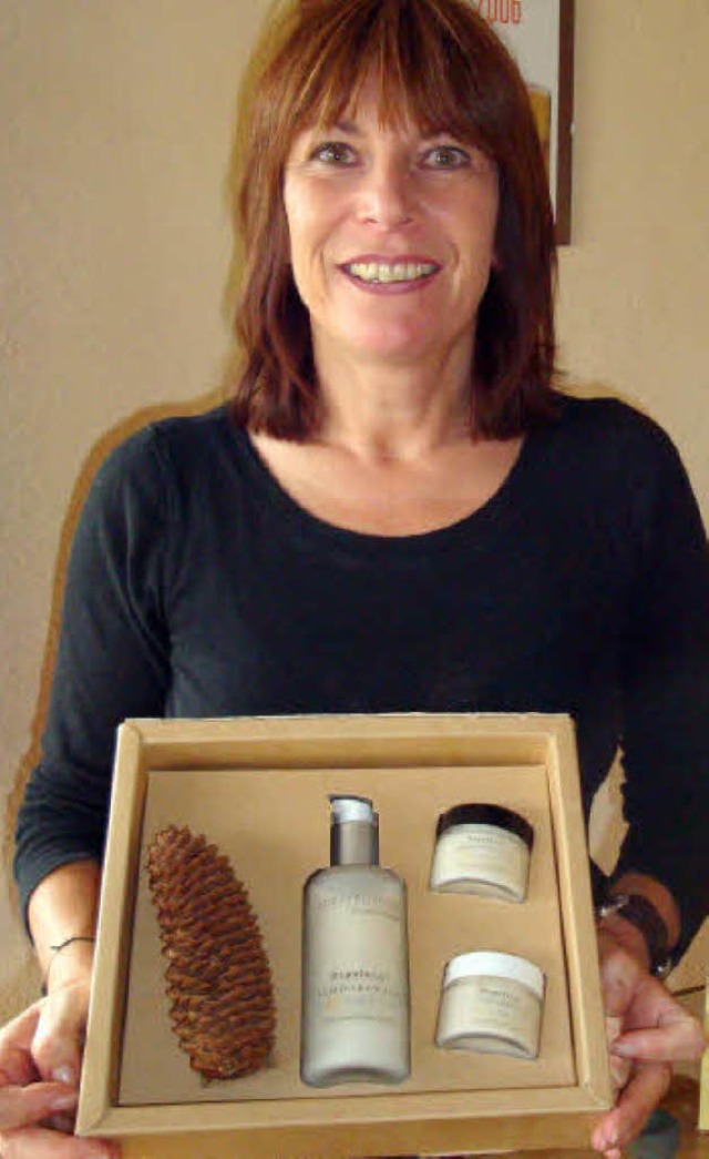 Fr die Schnheit: Jutta Braun mit ihrer Schwarzwaldkosmetik  | Foto: bz