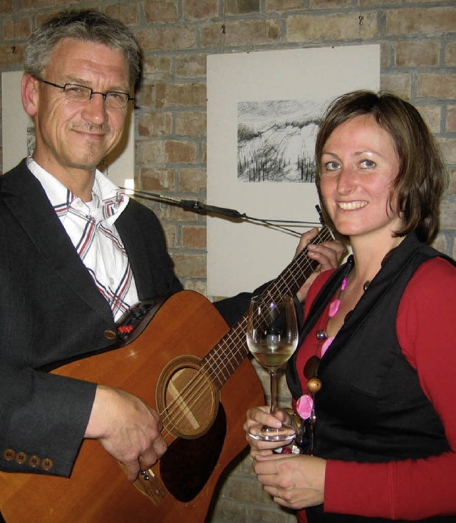 Fr Spa sorgte  Peter Steinbeck mit m...hristina Krebs ber den Wein sprach.    | Foto: Ines Bode