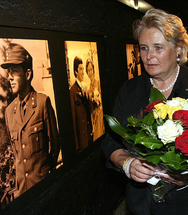 Mit einer Ausstellung feiert Krnten  .... Seine Witwe Claudia war auch dabei.   | Foto: AFP