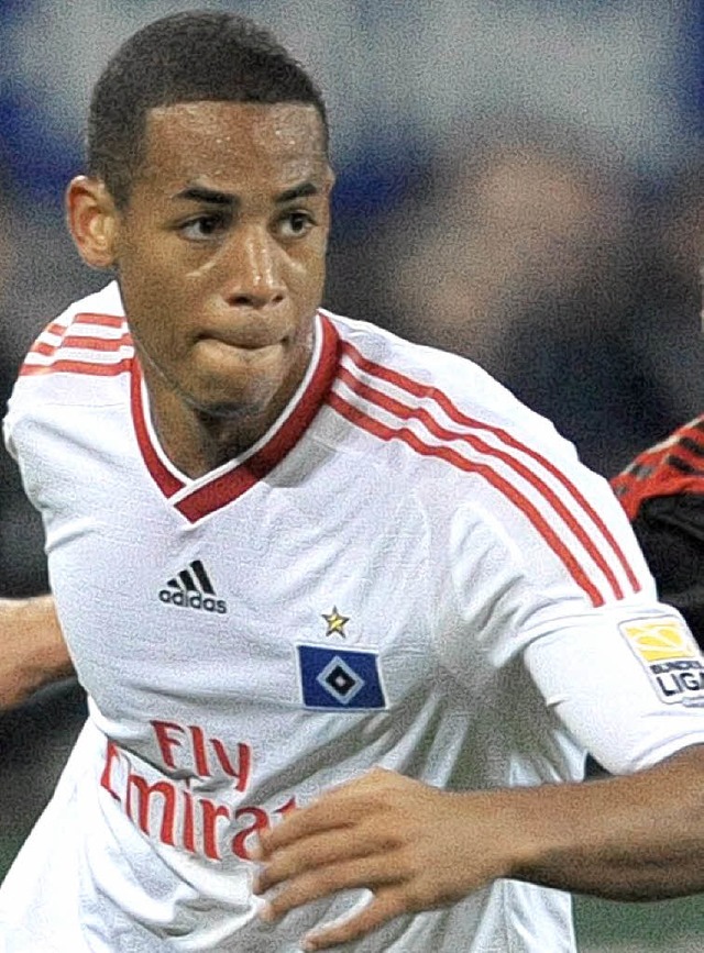 Den Sprung an die Tabellenspitze hat d...rger Dennis Aogo mit dem HSV verpasst.  | Foto: dpa