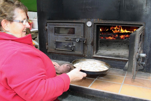 Kulinarische Angebote  vom Holzkohlenf... in Zusammenarbeit mit den Landfrauen.  | Foto: Wilfried Dieckmann