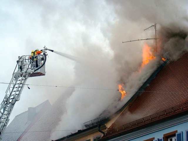 Mit einem Groaufgebot verhinderten di...amstag  eine grere Brandkatastrophe.  | Foto: Feuerwehr Kenzingen