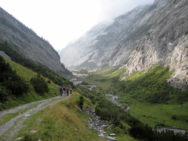 Die Sommerbergtour des Ski-Clubs Kande...en die Teilnehmer das Barsinghochtal.   | Foto: Ingrid Ringwald