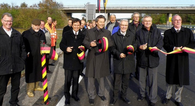 Mehrere Schnitte durch das schwarz-rot...r der IHK Schwarzwald-Baar-Heuberg.     | Foto: Beathalter