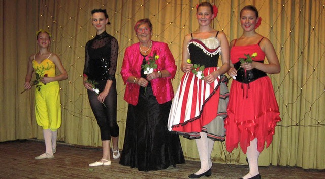 Tnzerinnen der Ballettschule Monika A...r Schlosstage,  Hildegard Augustinski.  | Foto: Jrgen Ritzenthaler
