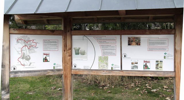 Am Heimatmuseum Hsli in Grafenhausen-...rmieren Tafeln ber den Glastrgerweg.  | Foto: Chris Seifried