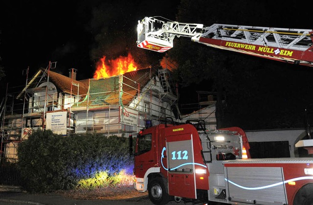 Rund 100000 Euro  Sachschaden entstand...Brand   dieses Hauses in Niederweiler.  | Foto: Volker  Mnch